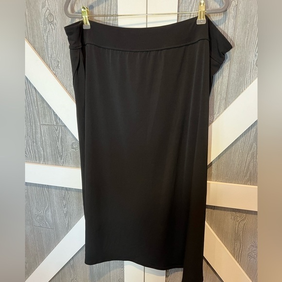 BAG297. CJ Banks Black Crossover Pull On Skirt 2x - Picture 5 of 5